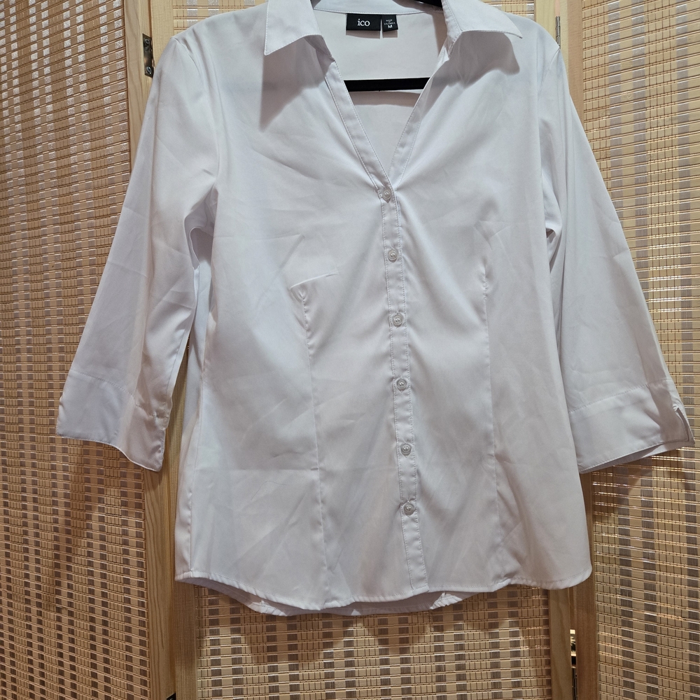 Women's  ICO Classic White Blouse NWOT Sz Med
